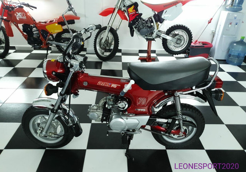 Honda Dax St 70