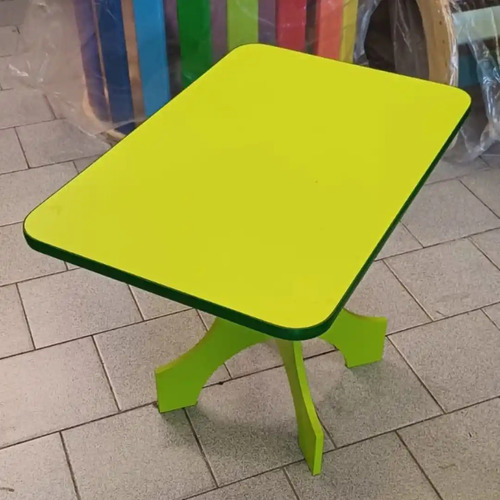 Mesa De Madera Infantil Verde Lima