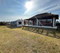 Comprar Inmobiliaria Costa Azul Vendea Casa De 2 Dormitorio Y 3 Baños En Zona De Costa Azul Con Excelente Vista Al Mar