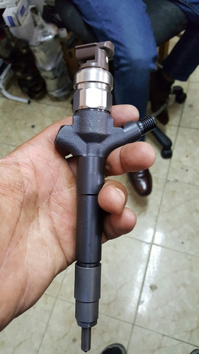 Imagen 2 de 5 de Inyectores Usados L200 Sportero