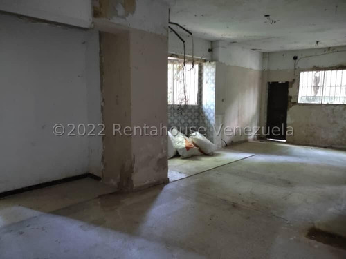 Imagen 28 de 30 de Casa Para Remodelar En Venta, Urb. Los Palos Grandes