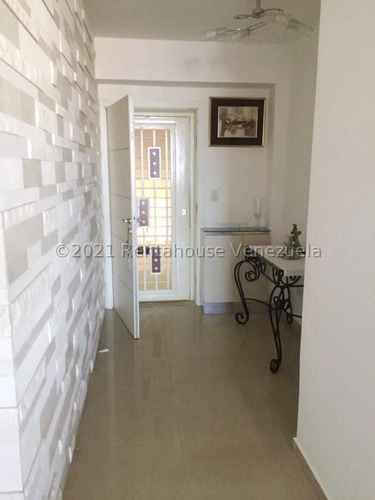 Imagen 5 de 5 de Leida Falcon Rentahouse Vende Apartamento En El Parral Valencia 22-1464 Lf