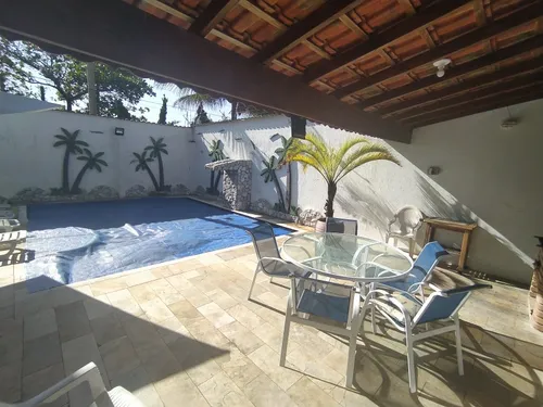 Casa Com Piscina Aquecida, Pé Na Areia, Ar Condicionado, Salão Jogos Com Mesa De Bilhar E Maquina De Vídeo Game Com Vários Jogos, Cascata Aquecida Automatizada, Lazer Completo, Segurança 24 Horas.