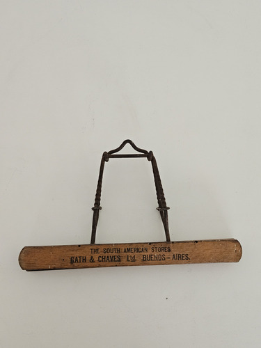 Antigua Percha Gath And Chaves Madera Publicidad (Usado)