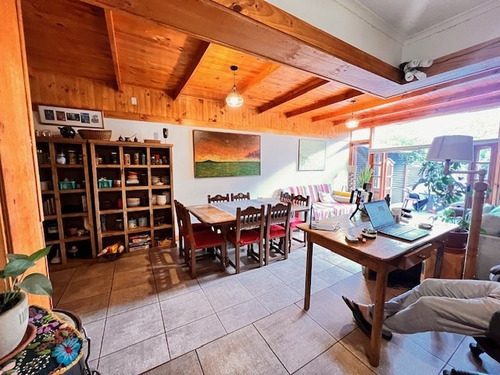 Casa En Venta De 5 Dorm. En Macul
