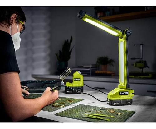 Ryobi Luz Trabajo Led Inalámbrica One+ 18v De Banco Pcl667b