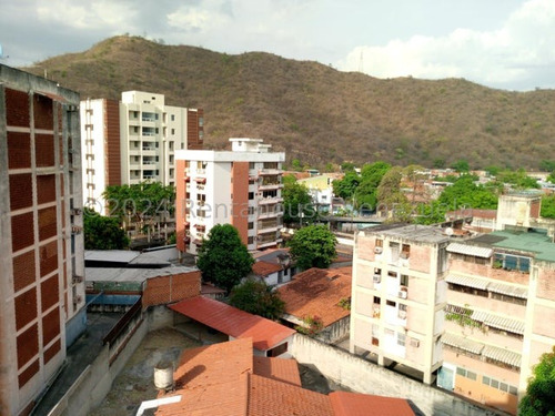 Se Vende Comodo Apartamento En Los Caobos-maracay. 24-22964 Cm