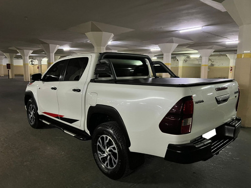 Imagen 17 de 18 de Toyota Hilux 4.0 V6 Gazoo Racing