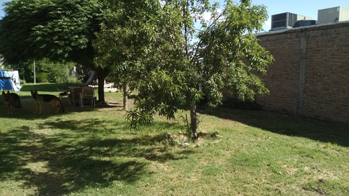 # Pcia De San Luis # Vendo #.sobre Avenida Principal.