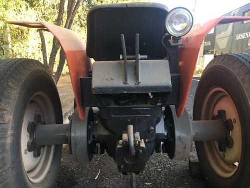 Imagem 5 de 10 de Trator Agrale 4100