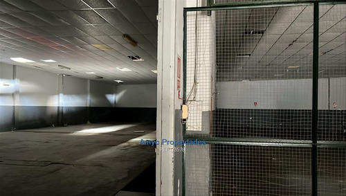 Imagen 3 de 14 de A Mts 3 Cruces, Impecable 2 Depositos ,logistica, Oficinas