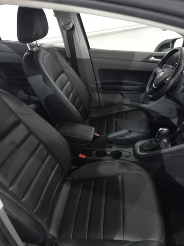 Imagem 5 de 10 de Volkswagen Virtus 2018 1.0 Highline 200 Tsi Aut. 4p