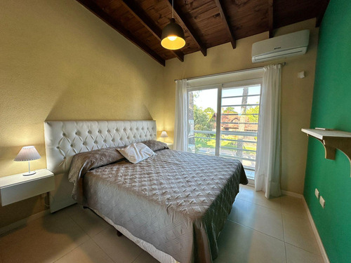 Moderna Casa En Venta, Pinamar, 4 Dormitorios Con Psicina Climatizada, Vinoteca. Financiacion