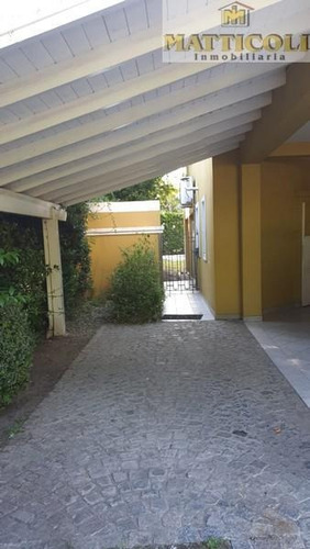 Imagen 3 de 24 de Hermosa Casa De 5 Ambientes Quincho Con Playrrom En Barrio Septiembre