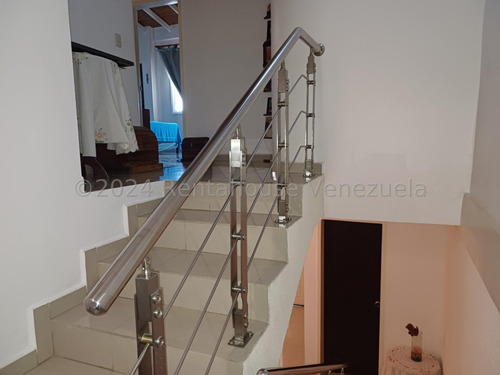 Hermoso Townhouse En Venta Ubicado En La Morita Ii Urb Villas Geicas Db 24-19067