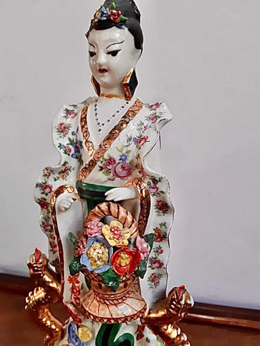 Antiguas Figuras Japonesas De Porcelana De 37 Cm