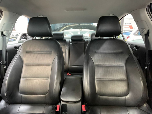 Imagem 8 de 20 de Volkswagen Jetta 2.0 Comfortline 2013