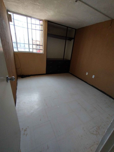 Casa Condominio, Calle Hacienda De La Nube Uno No. 19 A, Lote 4, Manzana 36, Fraccionamiento Hacienda Real De Tultepec, Tultepec, Estado De México, Rf3.