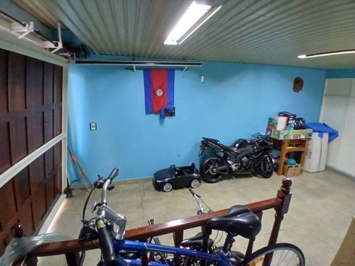 Casa De 3 Ambientes C/opcion A 3er Dormitorio En Pb Y 1er Piso Con Garage, Patio, Balcones, Quincho Y Parrilla