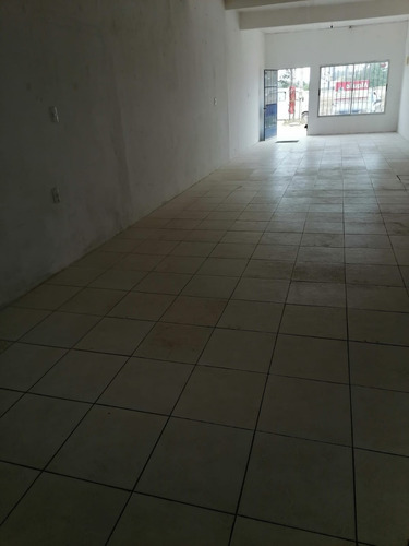 Sobre Av. Giannattasio Local Comercial 50 M2 Alquiler