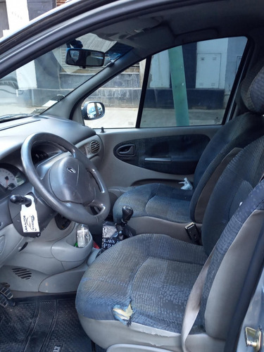Imagen 7 de 14 de Renault Megane Scenic 16v