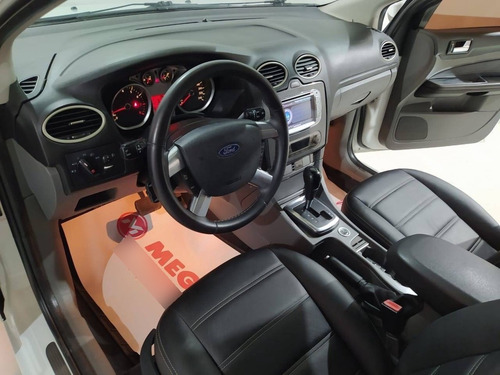 Imagem 5 de 12 de Ford Focus 2.0 Titanium Hatch 16v Flex 4p Automático