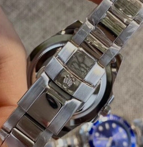 Relógio Masculino Pulseira Prata Fundo Preto - Importado