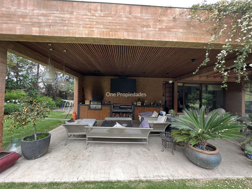 Casa En Arriendo De 4d/5b En Condominio. En Colina