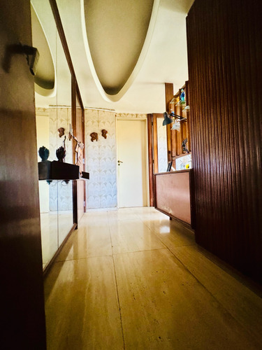 Departamento En Venta, Con Cocheras, A Reciclar!!! Recoleta.