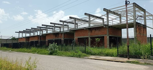 Terreno Con Proyecto En Venta En Zona Industrial El Recreo C- 197714  H.h