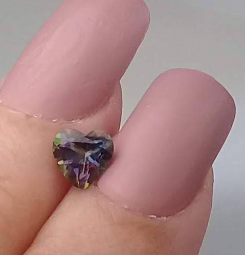 Topázio 0.995 Cts Coração Natural 5x5 Místico Arco-iris A Topázio Mistico É Feito Tomando O Topázio Natural E Aplicando Moleculas Metálica Na Pedra Facetada Criando As Cores Do Arco-iris
