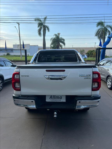 Toyota Hilux 2.8 D-4D TURBO DIESEL CD SRX 4X4 AUTOMÁTICO