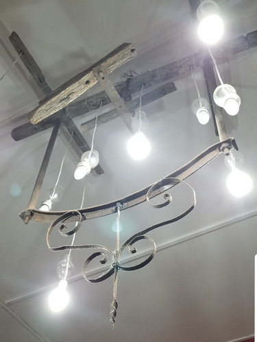 Imagen 3 de 3 de Araña Madera Y Hierro.