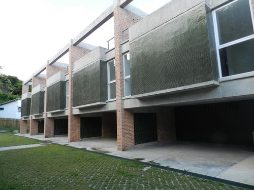 Imagen 2 de 14 de Casa En Venta En Parque Oripoto, Caracas. Con Terraza. Código 20-19159 Mvg