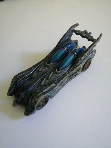  Hot Wheels  Batmobile Action Figure Cristal Azul 