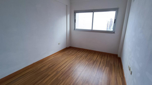 Imagen 7 de 9 de Venta 1 Dorm. C/cochera - 57 E/ 10 Y 11 - La Plata