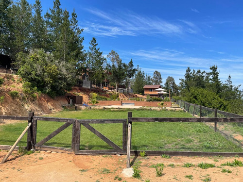 Se Vende Hermosa Parcela Con 3 Cabañas En Melosilla