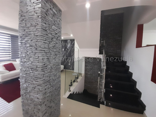 Townhouse En Venta Ubicado En Lomas Del Este Valencia Carabobo 23-30338, Eloisa Mejia