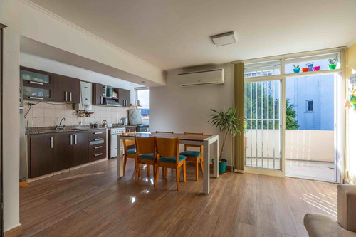 Departamento De 2 Dormitorios En Venta, La Plata