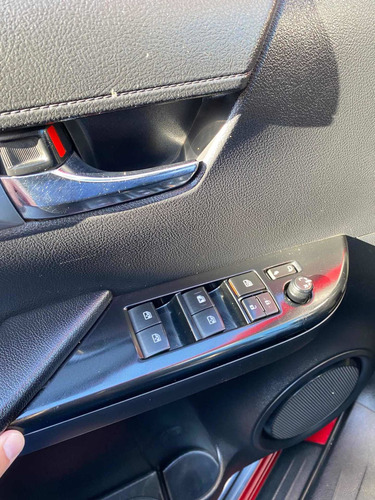 Imagen 8 de 13 de Toyota Hilux 2.8 Cd Srv Pack 177cv 4x2 2017