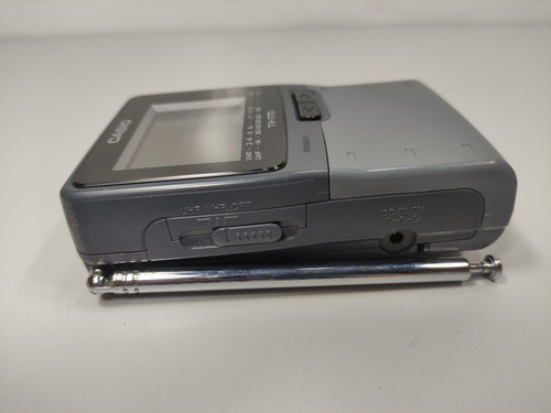 Imagem 4 de 11 de Antiga Mini Tv Portátil Analógica Casio Model Tv-777 Ok