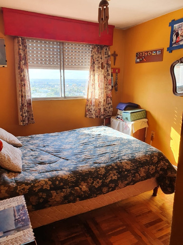 Imagen 10 de 12 de Inmobiliaria Rias Altas Vende Cómodo Apartamento En Piso Alto Con La Mejor Vista Desde El Cerro