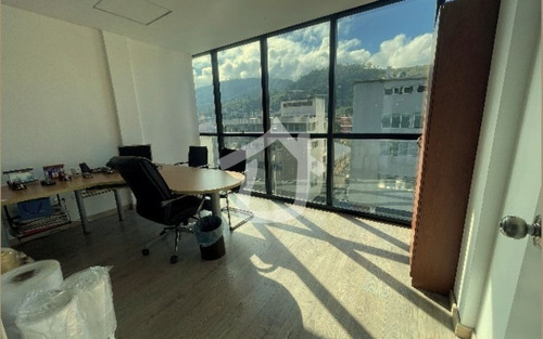Imagen 10 de 17 de Edificio Industrial-comercial