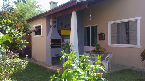 Bela Casa A Venda Em Jacareí, A Poucos Minutos Do Centro Da Cidade, Aceita Financiamento - Ca1314