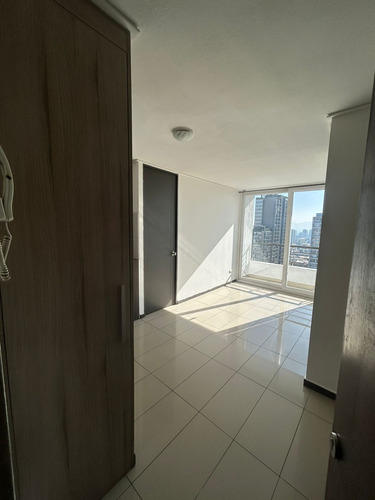 Arriendo Depto. De 2d1b En Pasaje Leonor Cepeda Con Carrion