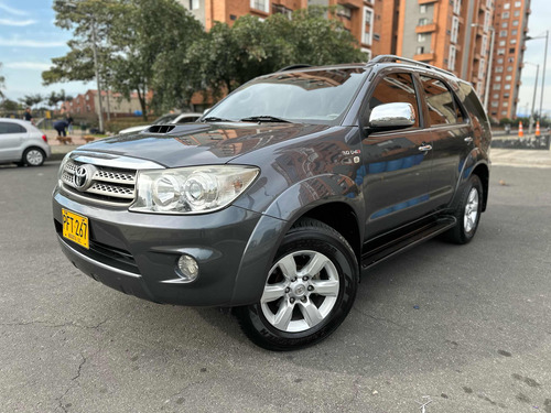 Toyota Fortuner 3.0 Sr5