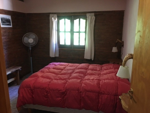 Imagen 6 de 16 de Cabaña En El Bolson. Para 4 Personas. A 2000 Mts Del Centro. Sobre La Ladera Del Piltriquitron.