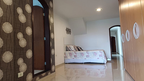 Sobrado À Venda | 3 Quartos | Suíte Com Hidro | Financiamento Disponível!