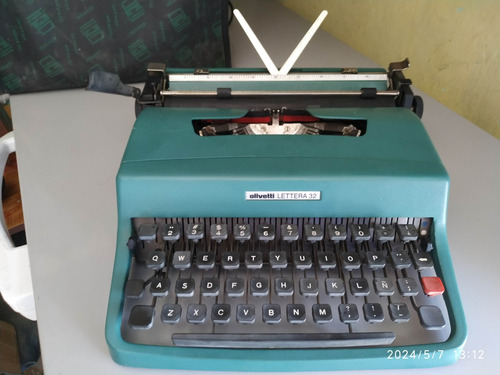 Máquina De Escribir Olivetti Lettera 32 