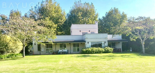 Venta - Casa Con Vista A La Cancha De Polo, Centauros Cc Bayugar Negocios Inmobiliarios